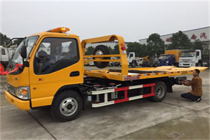 宽甸哪里有拖车服务